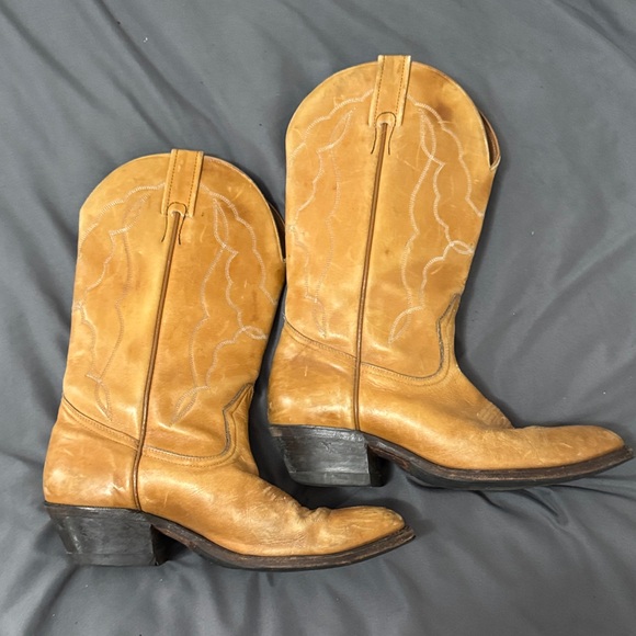 Men’s Vintage Tan Western Boots - Picture 7 of 10